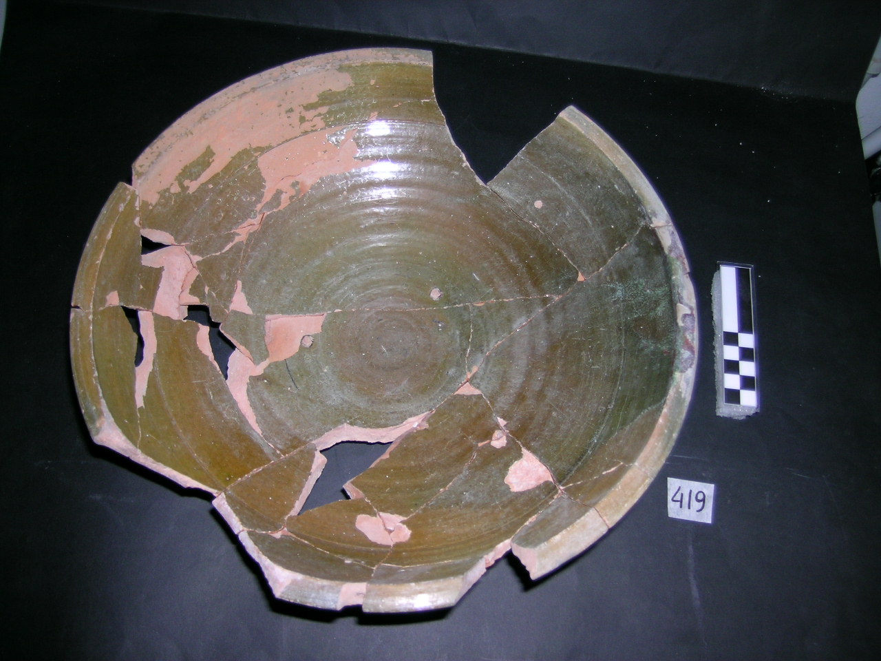 vaso - invetriata - produzione pisana (meta' sec. XIII)