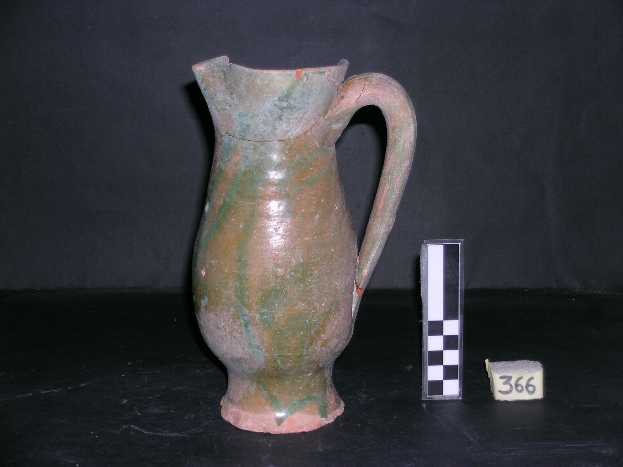 vaso - invetriata - produzione pisana (meta' sec. XIII)