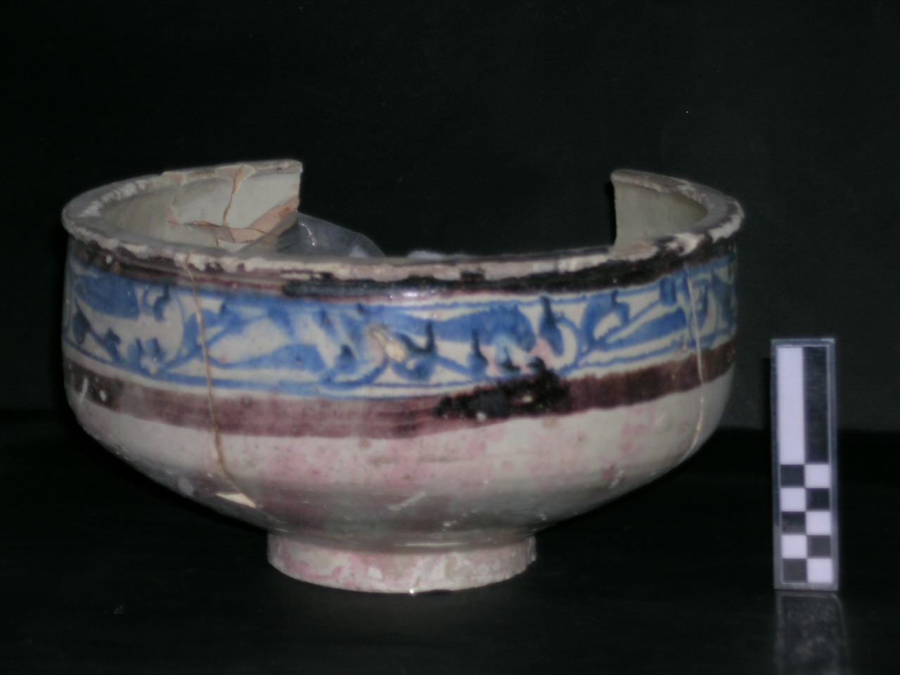 vaso - cobalto e manganese - produzione tunisina (meta' sec. XIII)