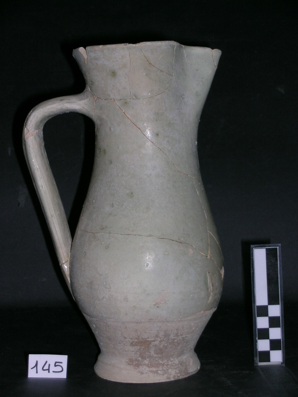 vaso - smaltata monocroma - produzione spagnola (meta' sec. XIII)