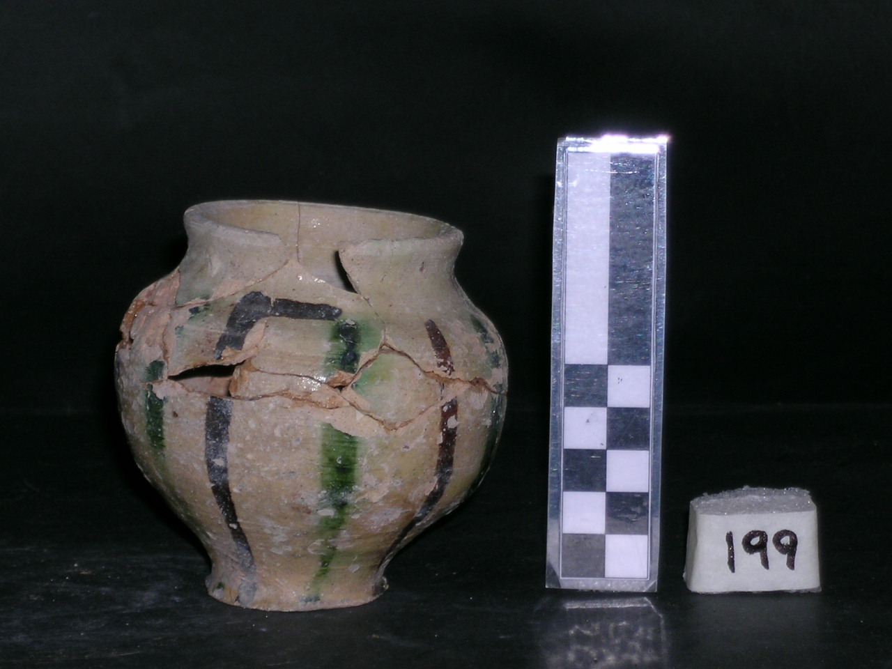 vaso - ceramica laziale - produzione laziale (meta' sec. XIII)