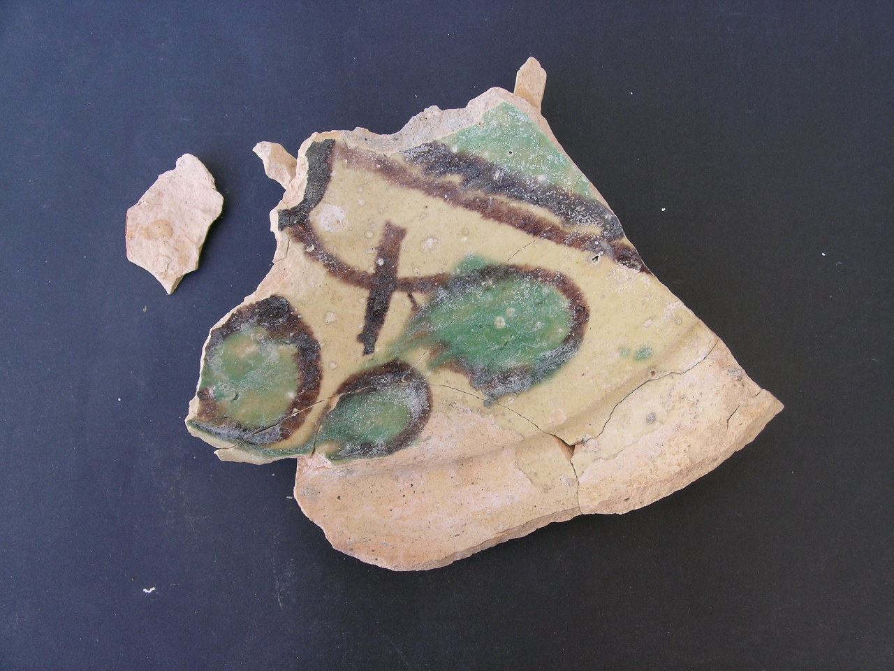 vaso - invetriata - produzione tunisina (meta' sec. XIII)