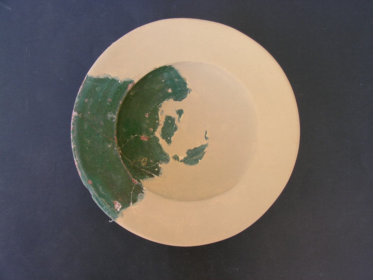 vaso - invetriata verde - produzione spagnola (meta' sec. XIII)