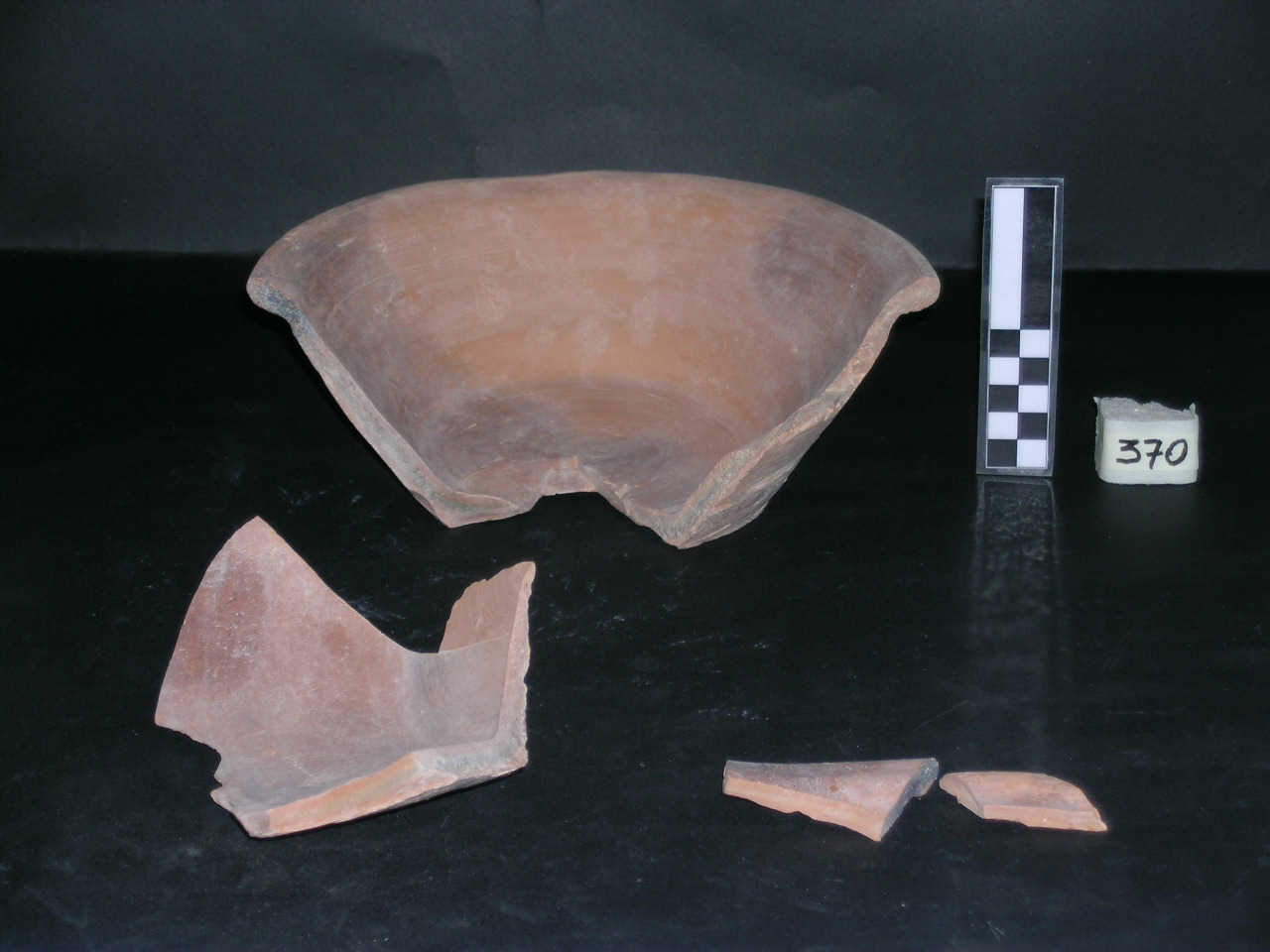 vaso - acroma depurata - produzione pisana (meta' sec. XIII)