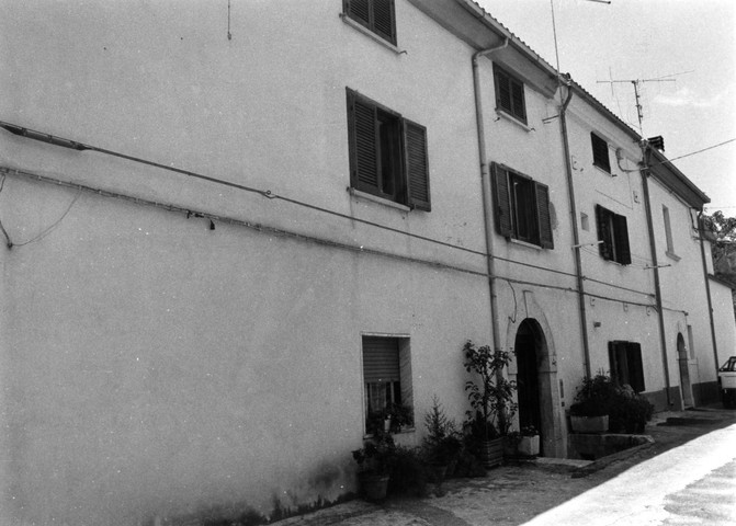 casa, a blocco - Montaquila (IS) 