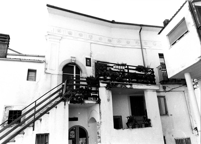 palazzo, con profferlo - Scapoli (IS) 