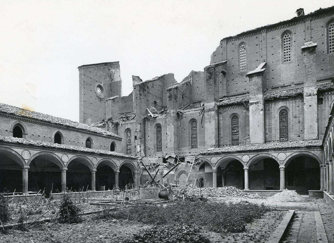 Bologna - Architetture - Chiostri - Danni di guerra (positivo) di anonimo (XX)