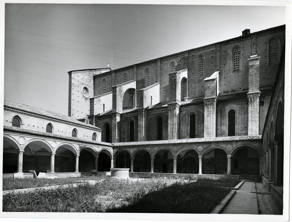 Bologna - Architetture - Chiostri (positivo) di anonimo (XX)