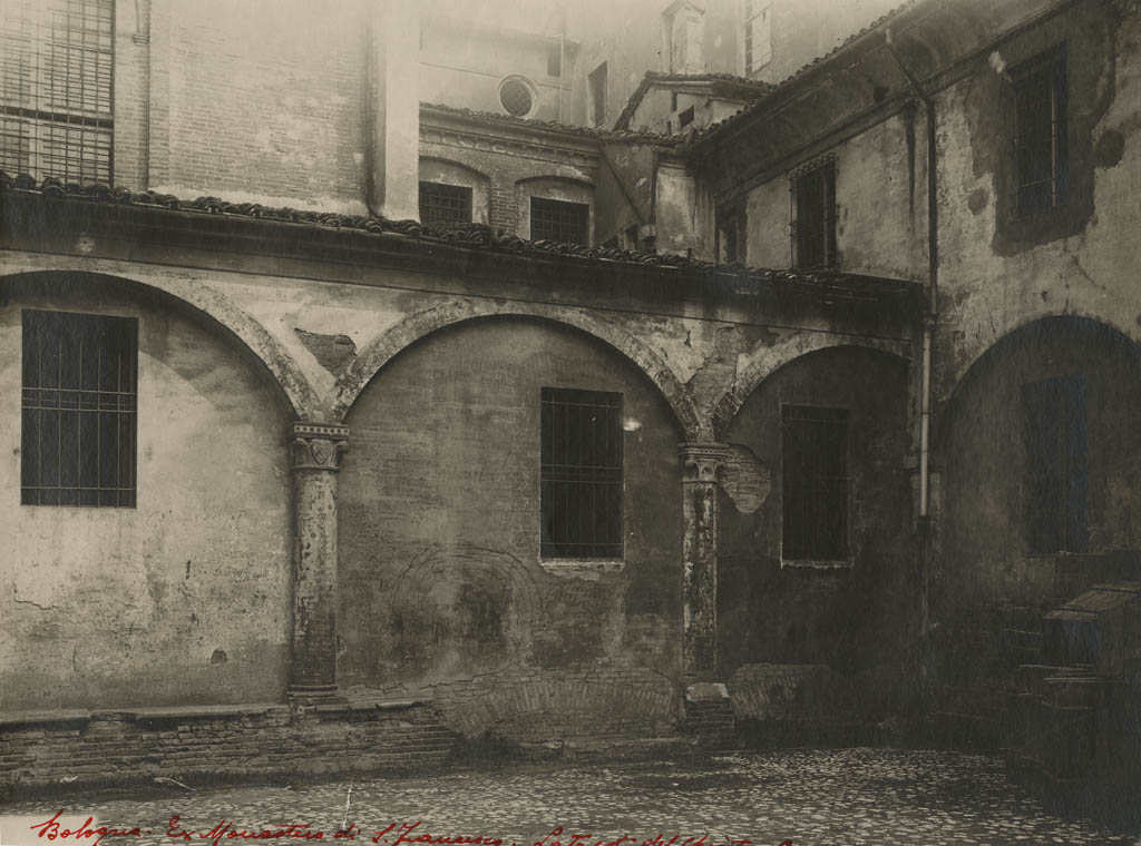 Bologna - Architetture - Chiostri (positivo) di anonimo (XX)
