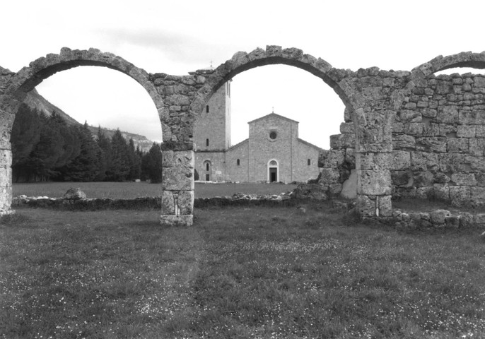 Chiesa di San Vincenzo al Volturno (chiesa, abbaziale) - Rocchetta a Volturno (IS) 