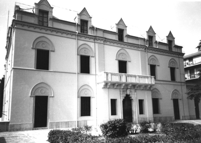 Villa Romano-Petteruti (villa, suburbana) - Larino (CB) 