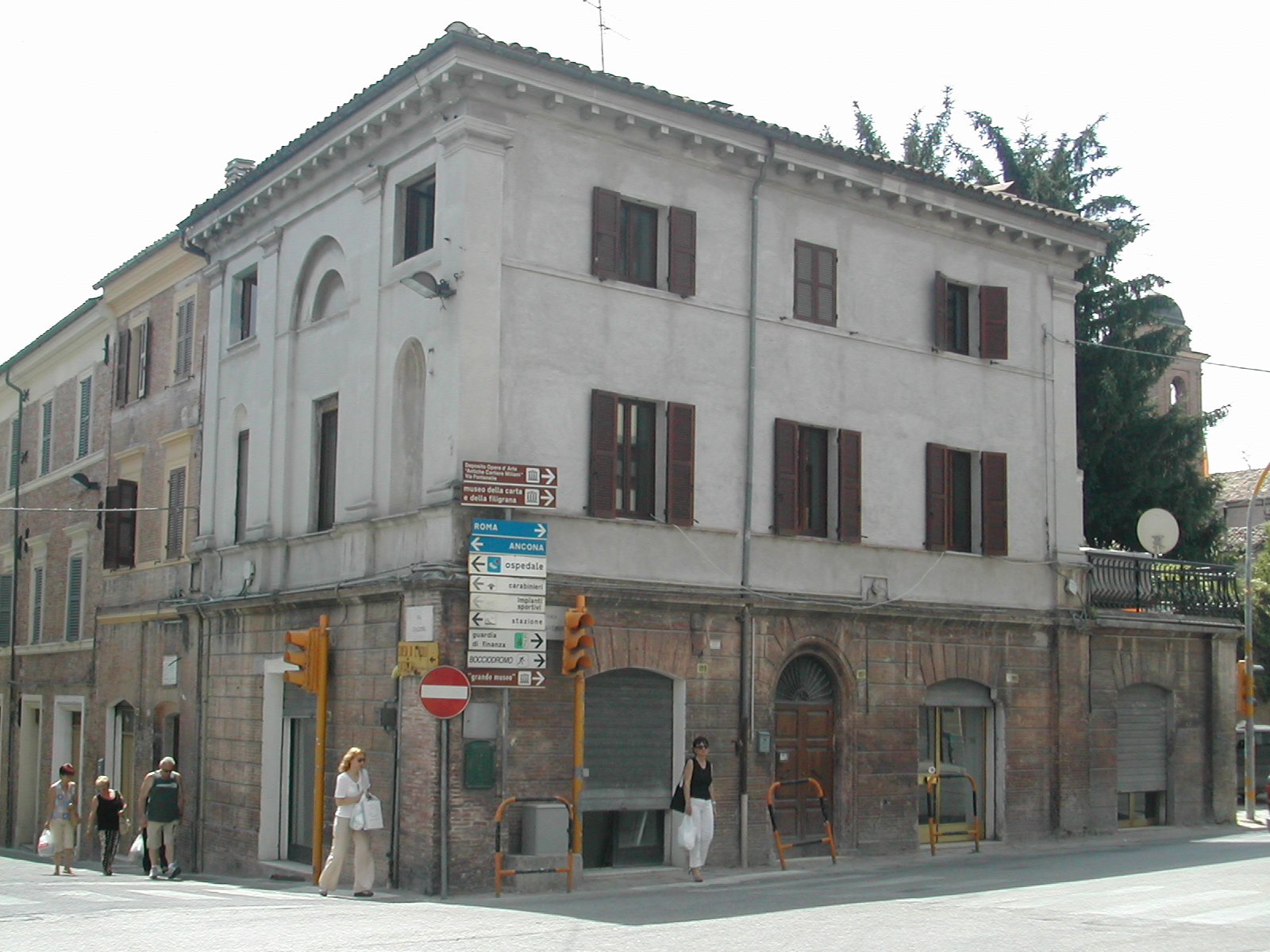 Palazzo sx. della Porta del Borgo (palazzo, di appartamenti) - Fabriano (AN) 