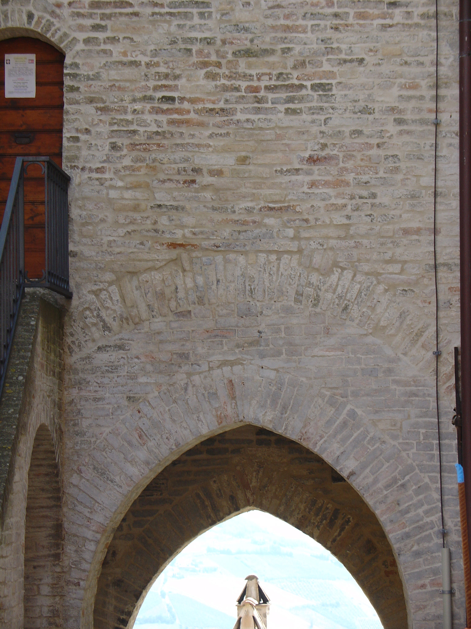 Porta urbica (porta, urbica) - Moresco (AP) 