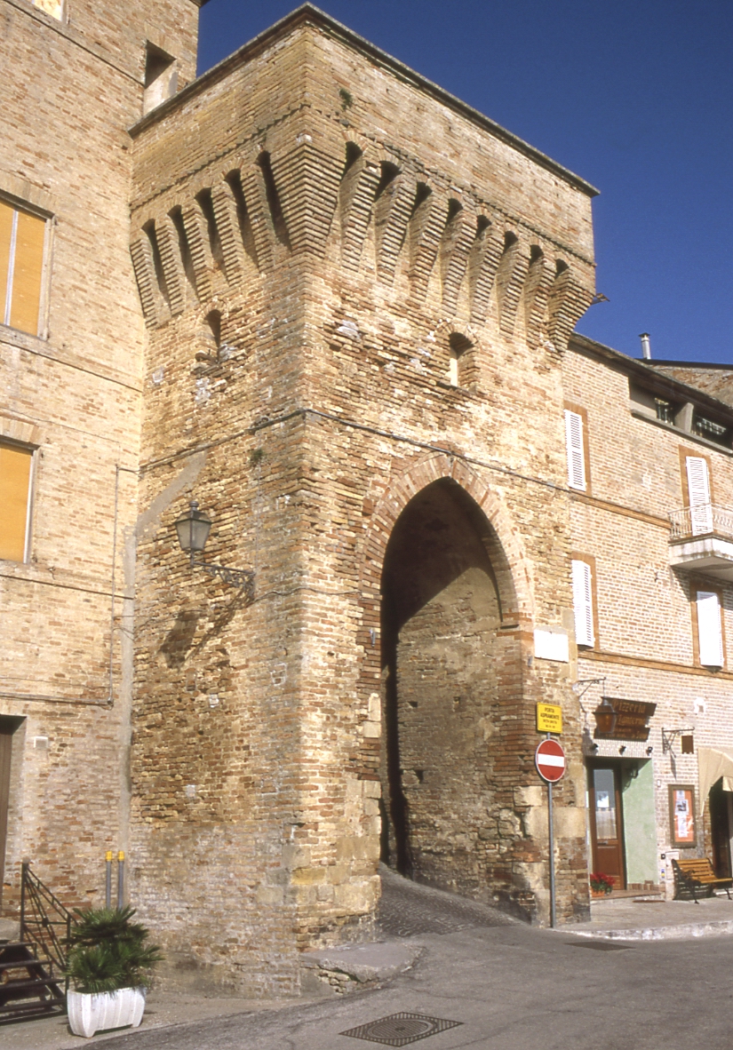 Porta Dritta (porta, urbica) - Montefiore dell'Aso (AP) 