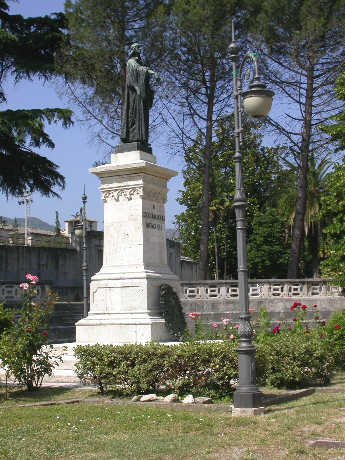 Monumento a Cecco D'Ascoli (monumento commemorativo) - Ascoli Piceno (AP) 