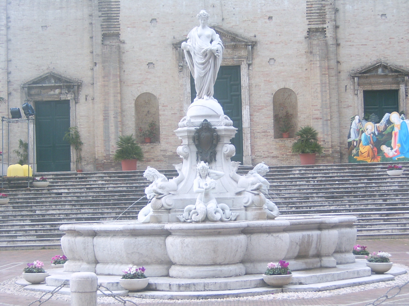 Fontana della Democrazia (fontana, pubblica) - Porto San Giorgio (AP) 