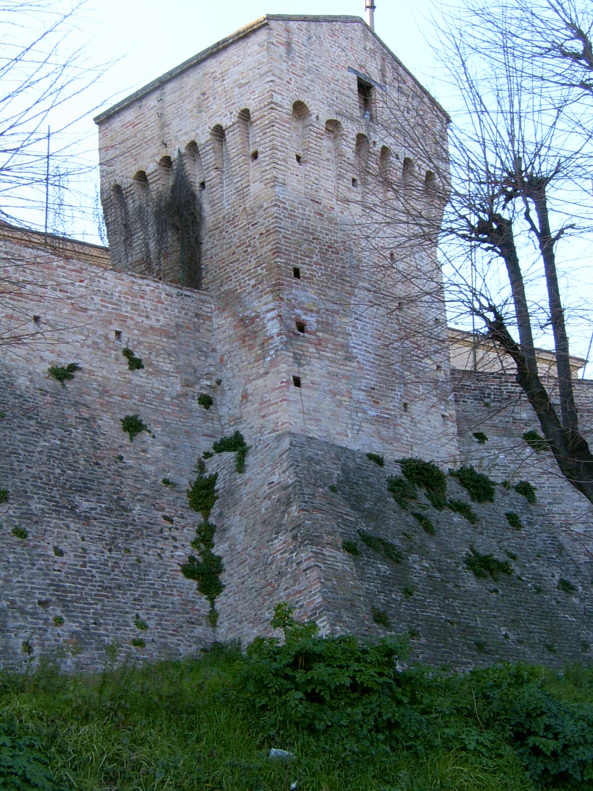 Torre delle Mura urbiche di Fermo (torre, delle mura urbiche) - Fermo (AP) 
