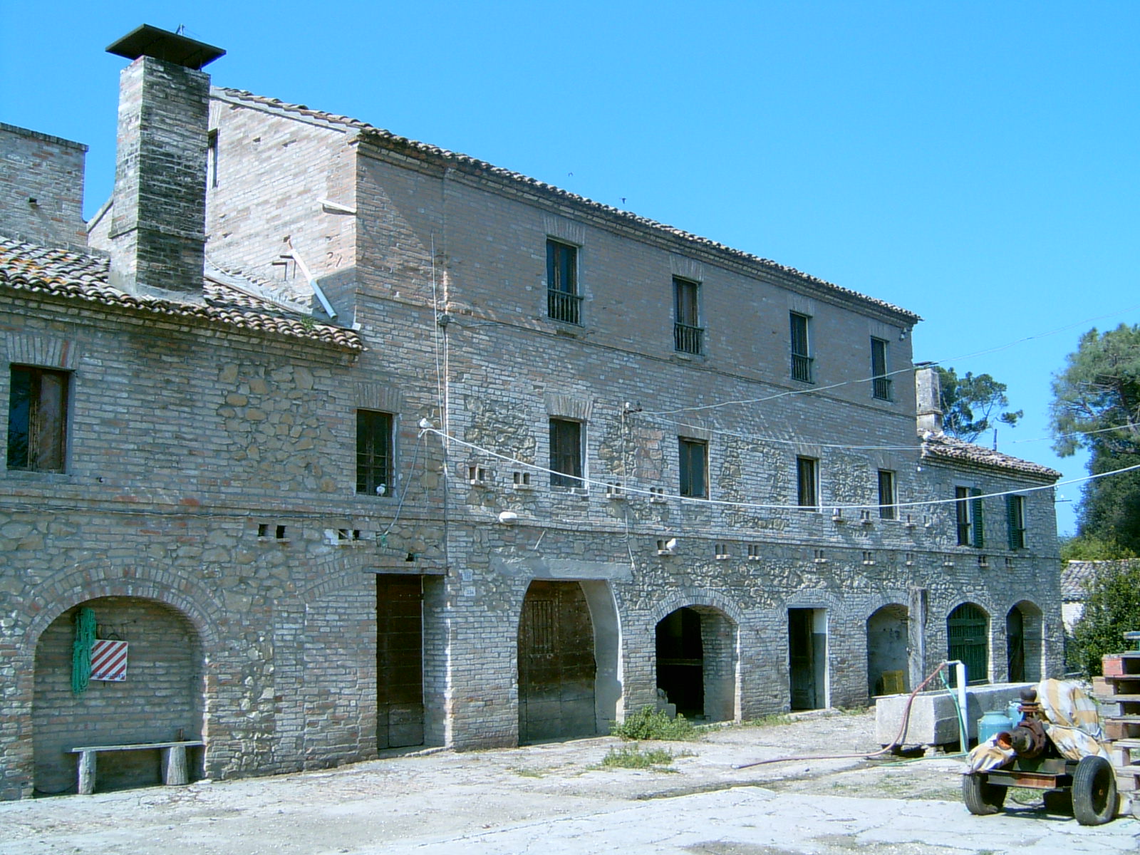 Casa di Villa Salvadori (casa colonica, edificio di servizio annesso alla residenza) - Fermo (AP) 