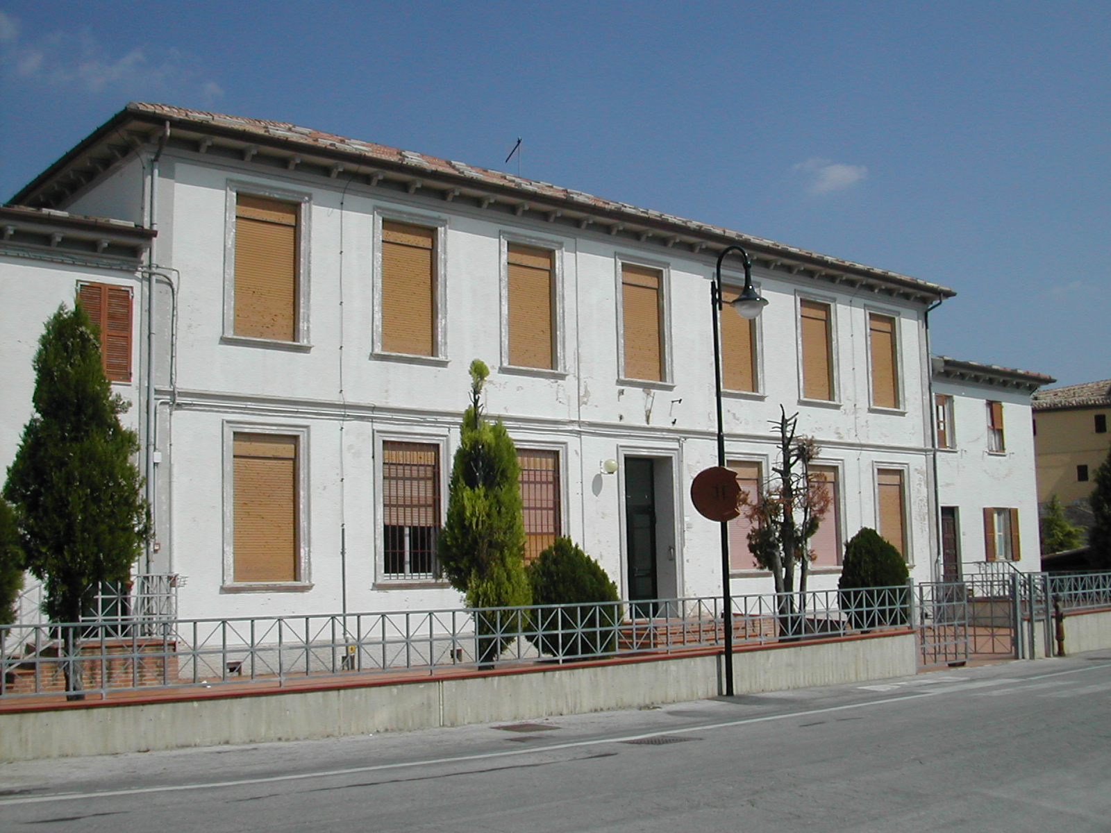 Scuola elementare (scuola, elementare) - Mergo (AN) 