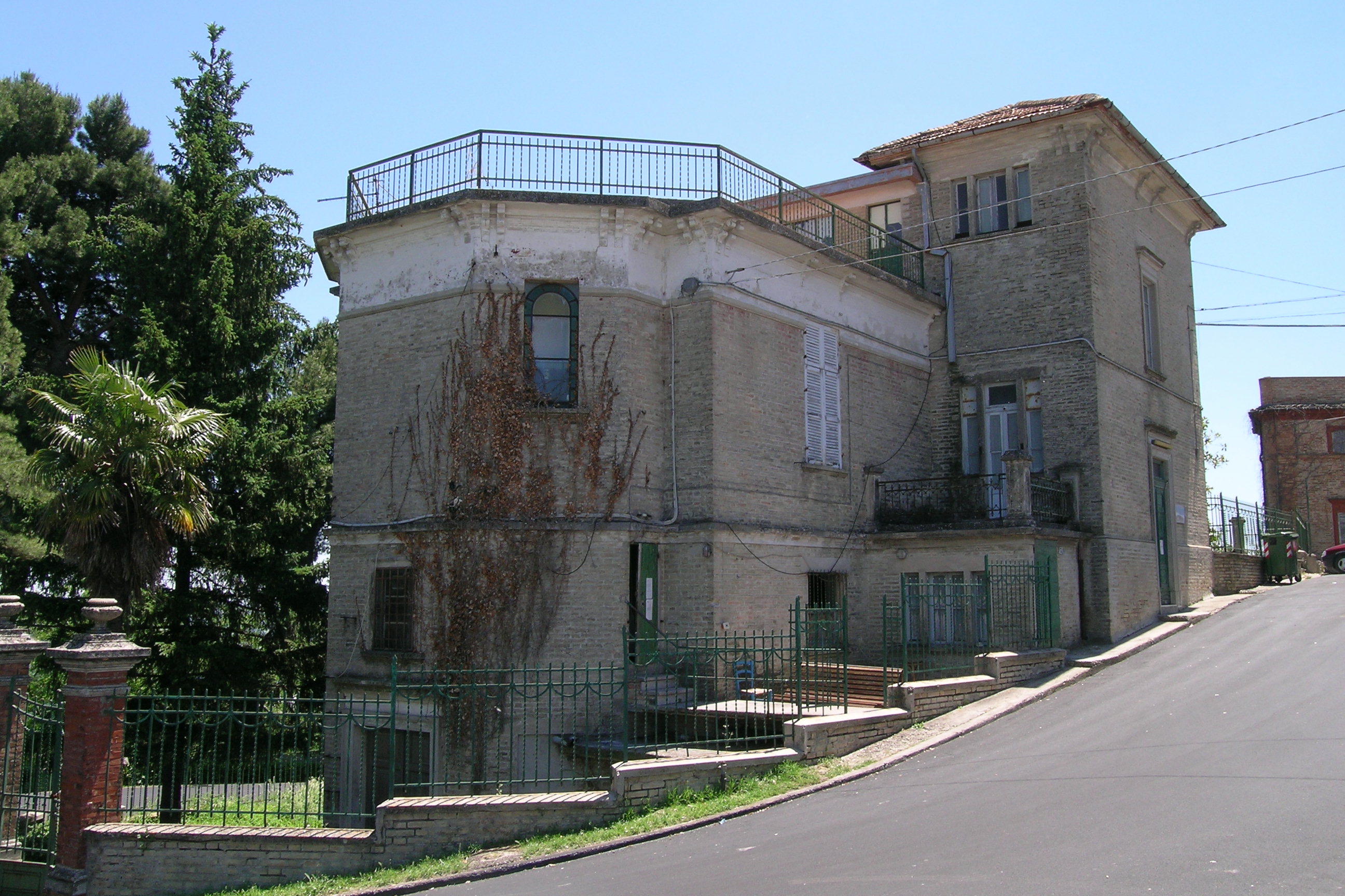 Complesso del Beato Pellegrino (ricreatorio, parrocchiale) - Falerone (AP) 