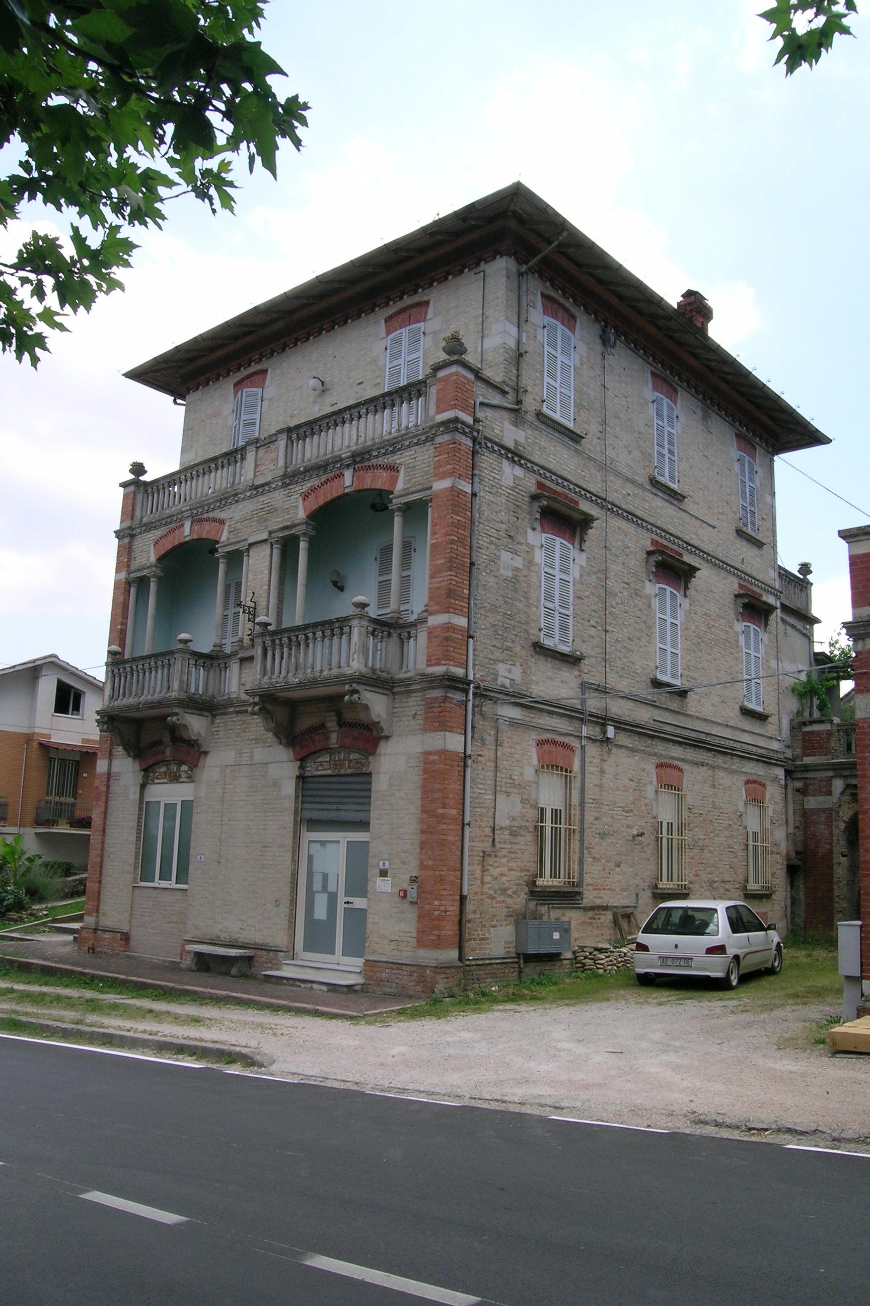 Palazzo liberty (palazzo) - Falerone (AP) 