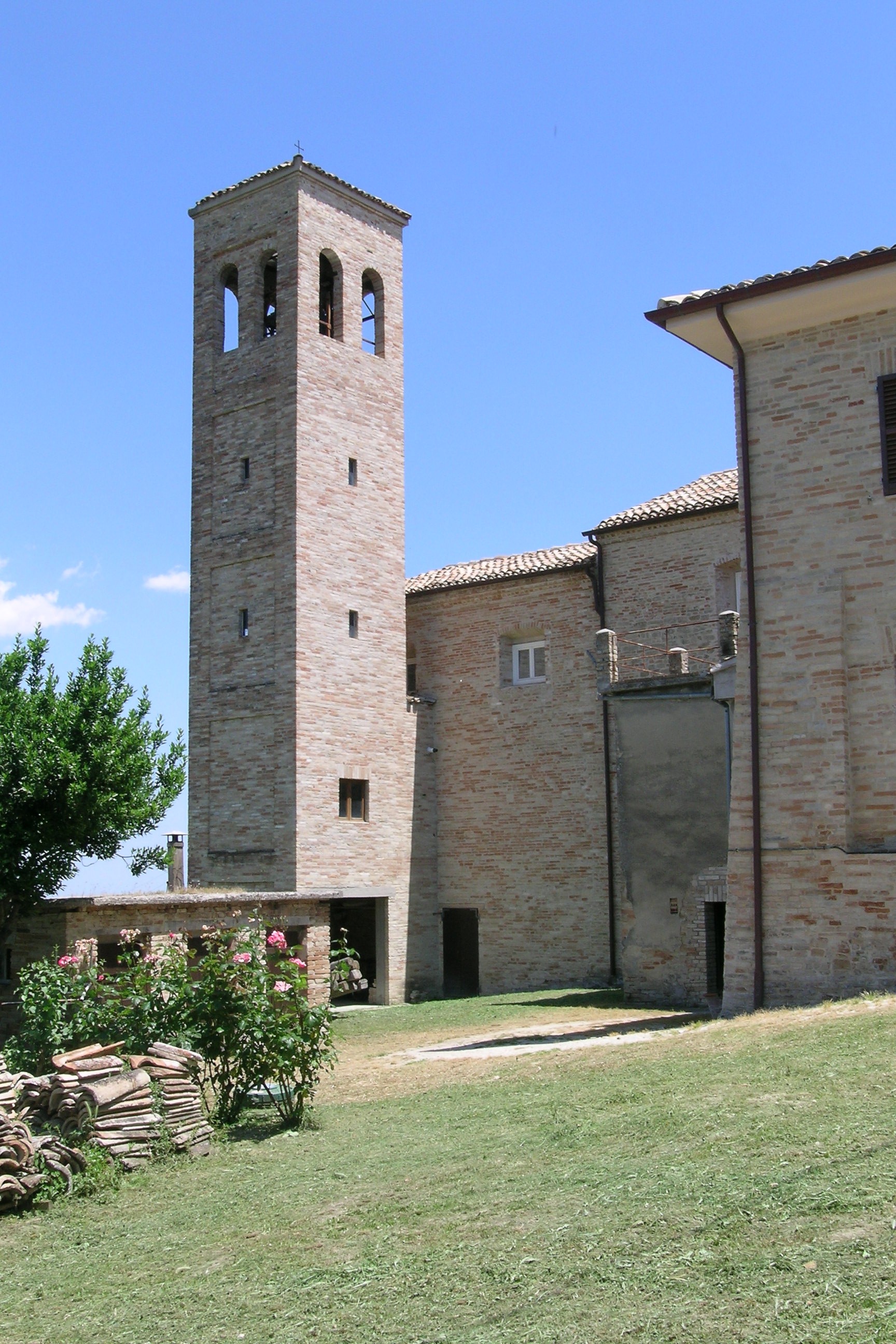 Campanile della Chiesa di S. Marone (campanile) - Monteleone di Fermo (AP) 