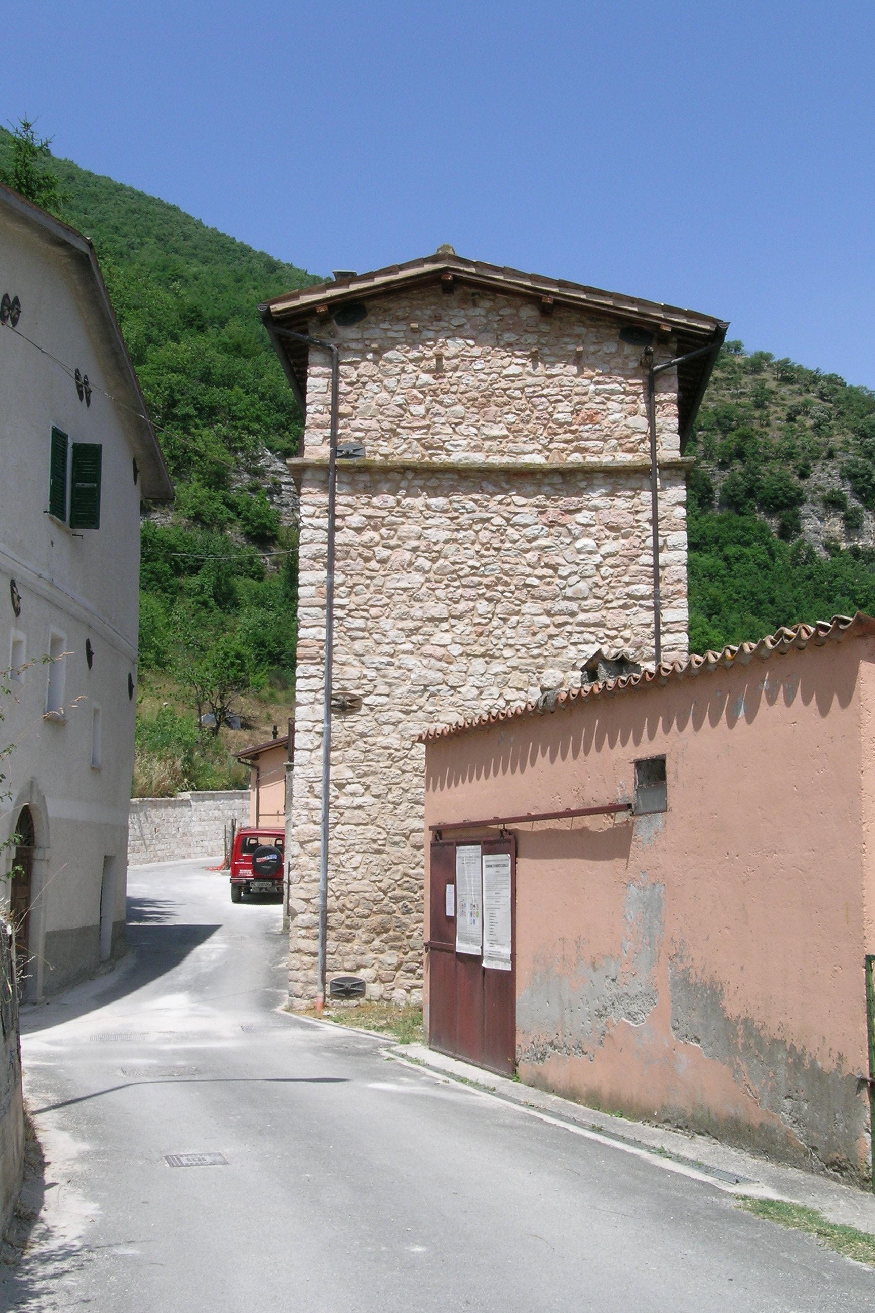 Casa-torre (casa-torre) - Monte Cavallo (MC) 