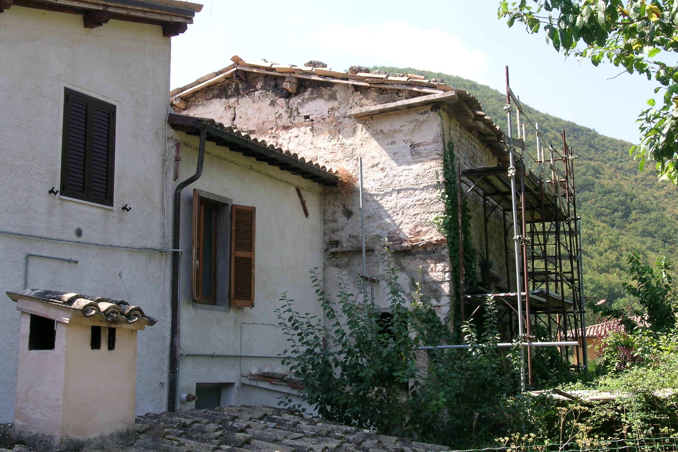 Casa-torre (casa-torre) - Pieve Torina (MC) 