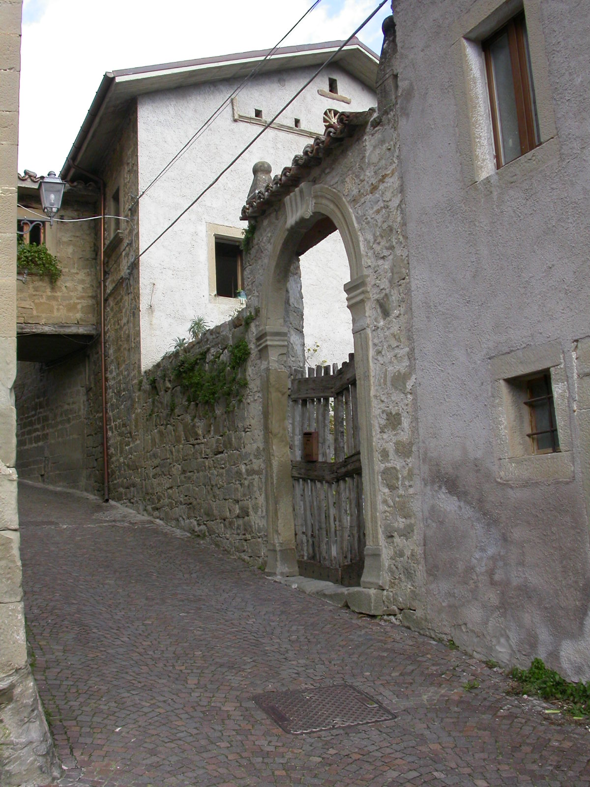 Casa-torre (casa-torre) - Montegallo (AP) 