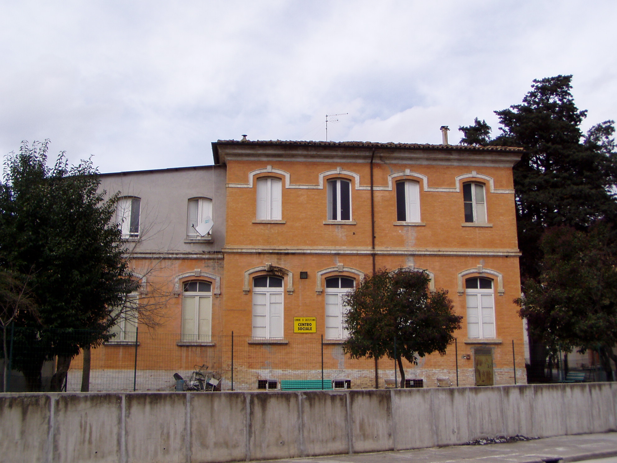 Centro sociale (scuola, pubblica) - Castelplanio (AN) 