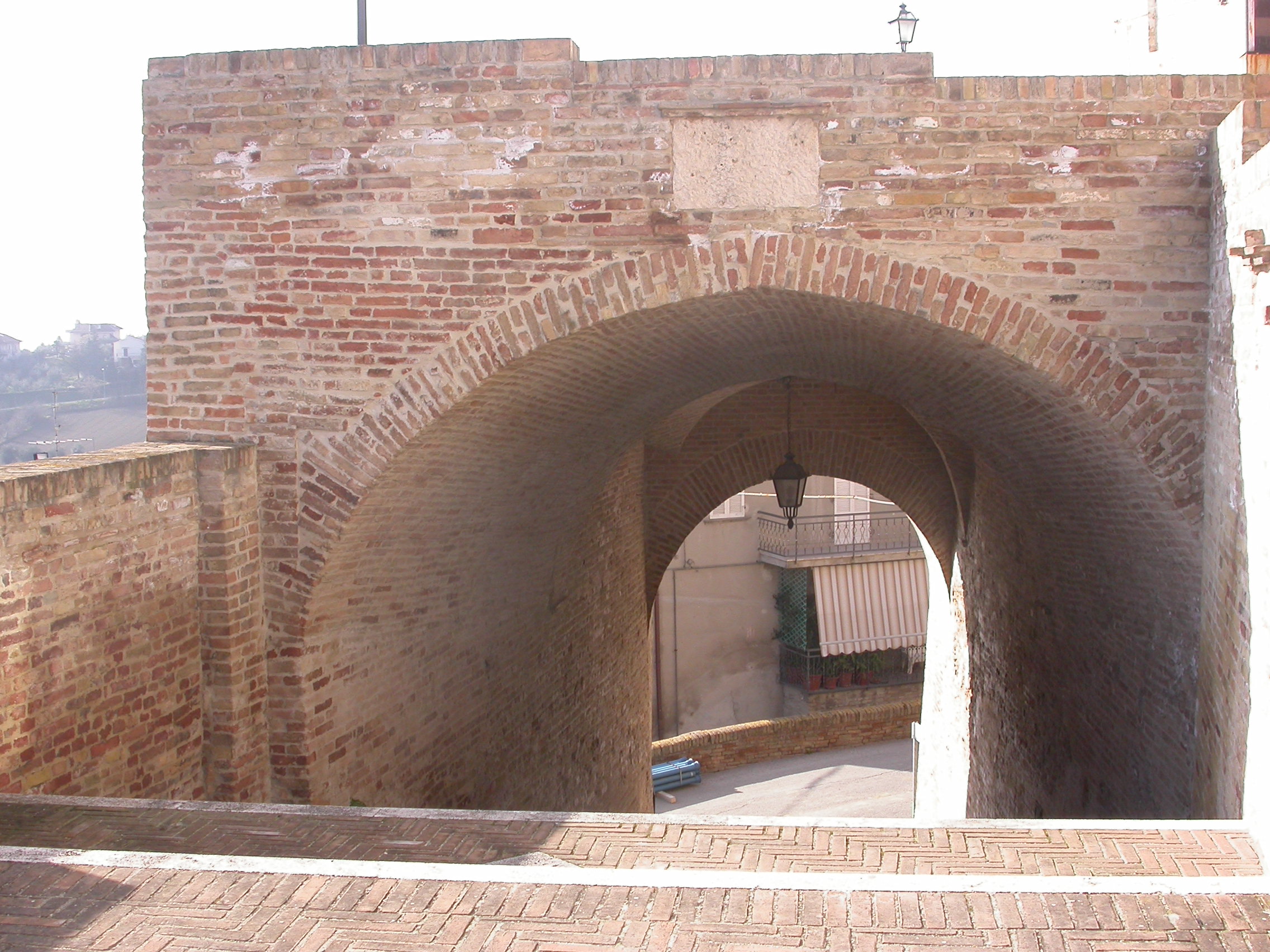 Passaggio sotto Piazzale Belvedere (arco) - Spinetoli (AP) 