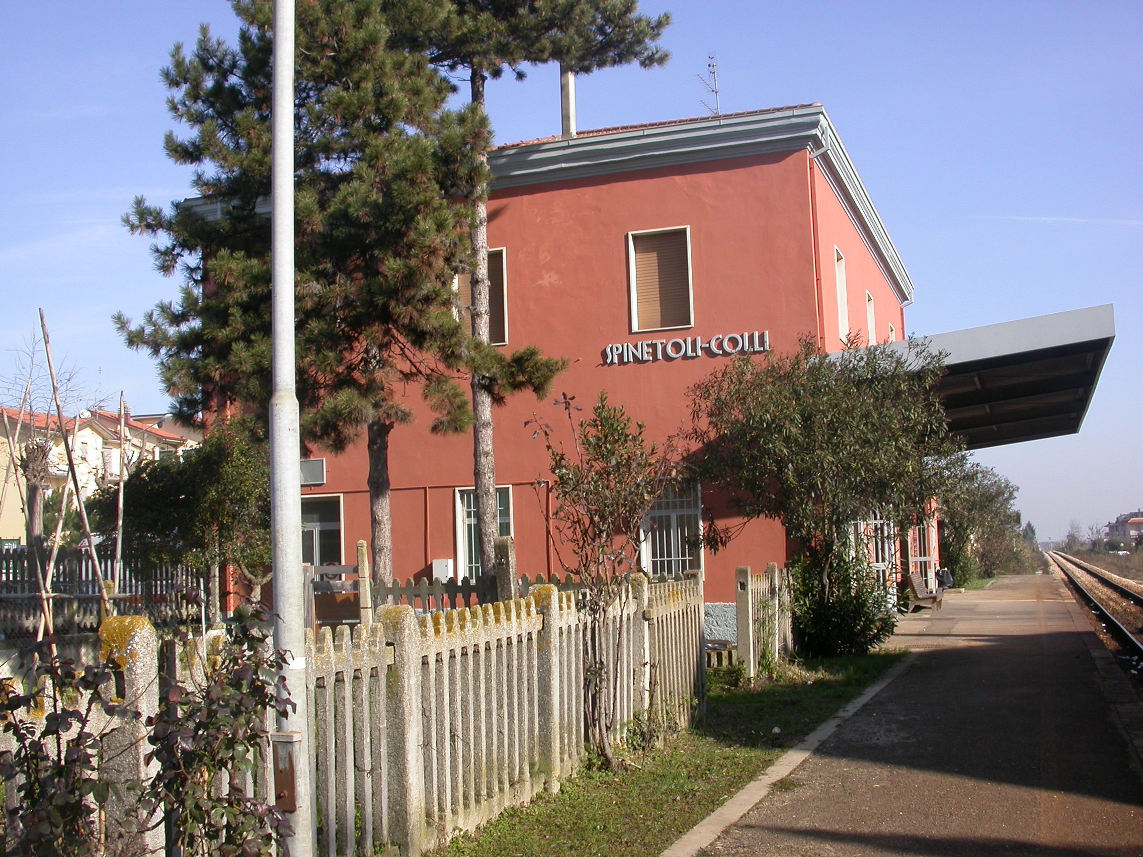 Stazione ferroviaria (stazione, ferroviaria) - Spinetoli (AP) 