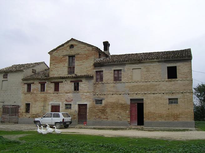 Bigattiera di via Montefanese 14 (casa colonica, bigattiera) - Osimo (AN) 