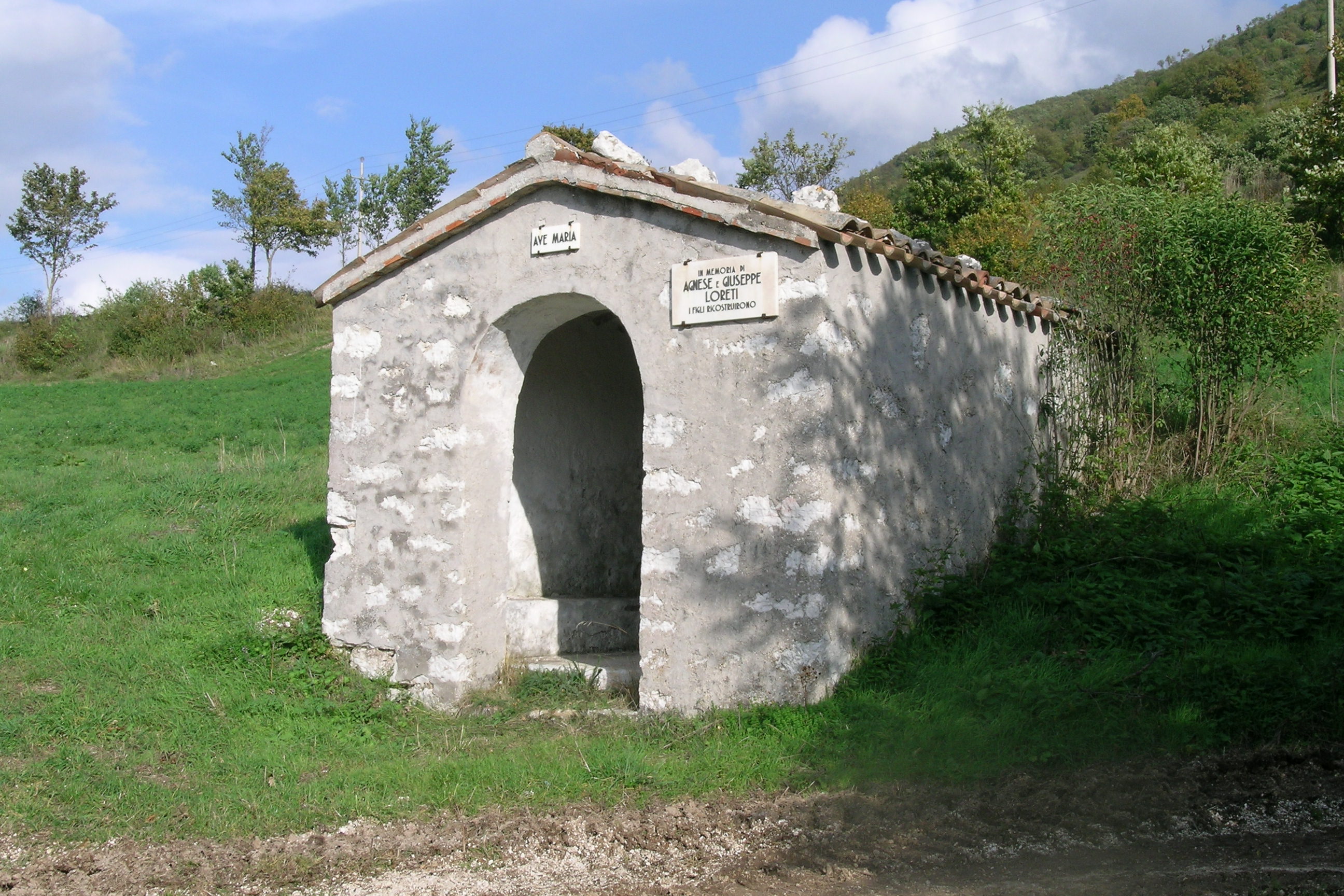 Edicola votiva (edicola, votiva) - Serravalle di Chienti (MC) 