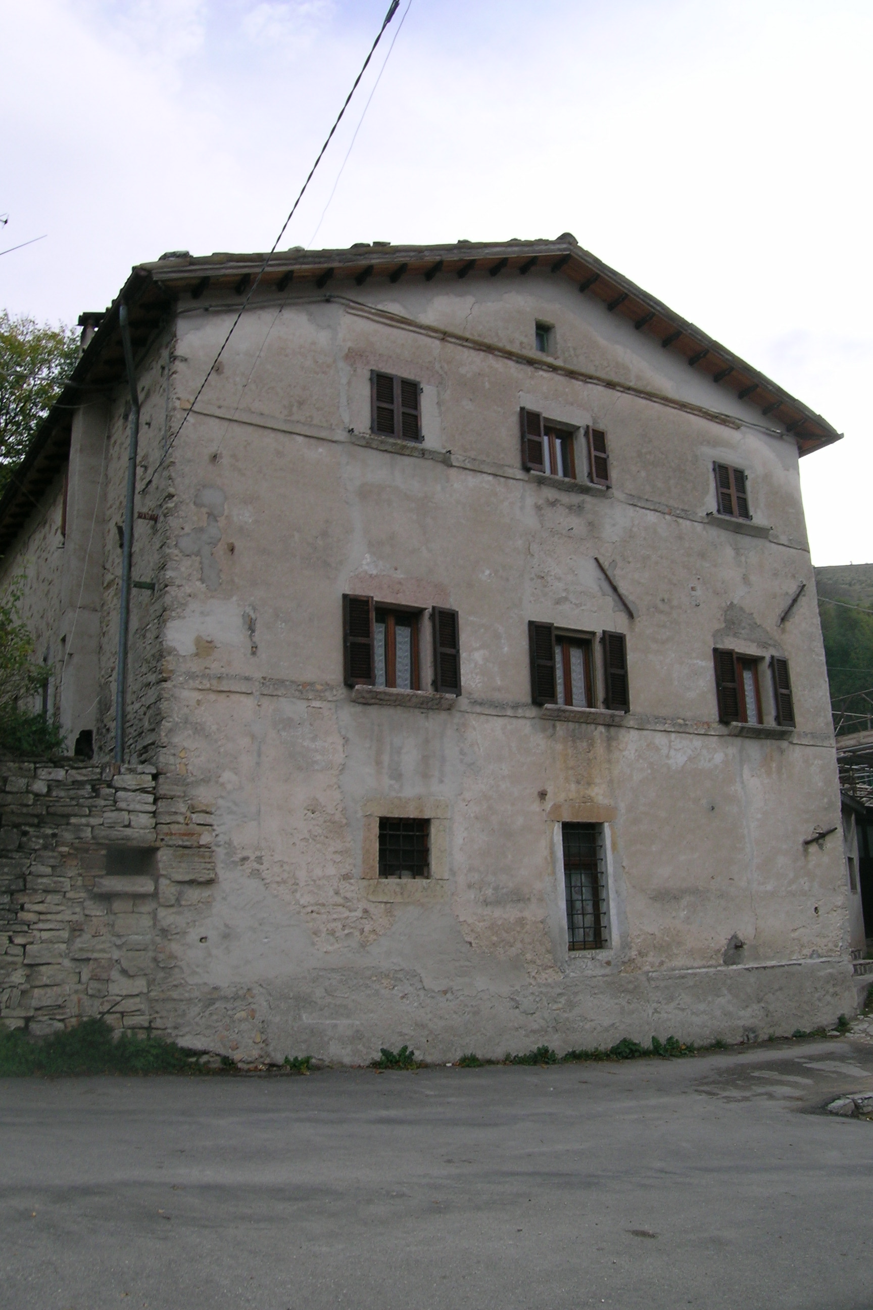 Palazzo di appartamenti (palazzo, di appartamenti) - Bolognola (MC) 