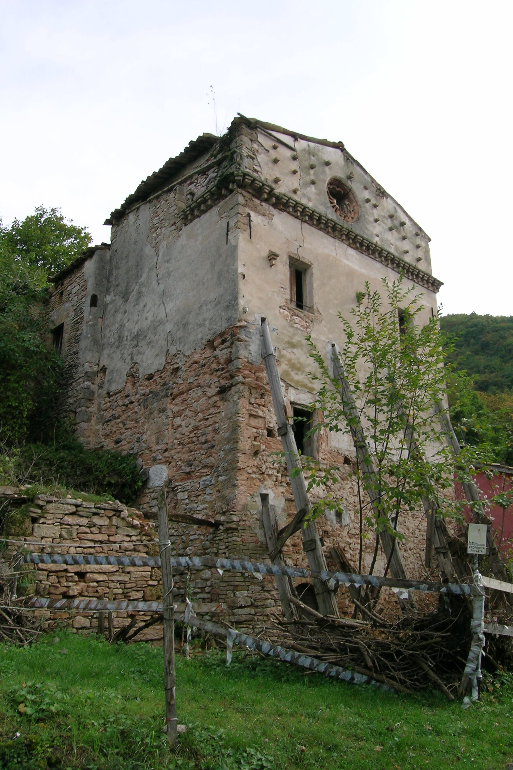 Casa-torre (casa-torre) - Acquacanina (MC) 