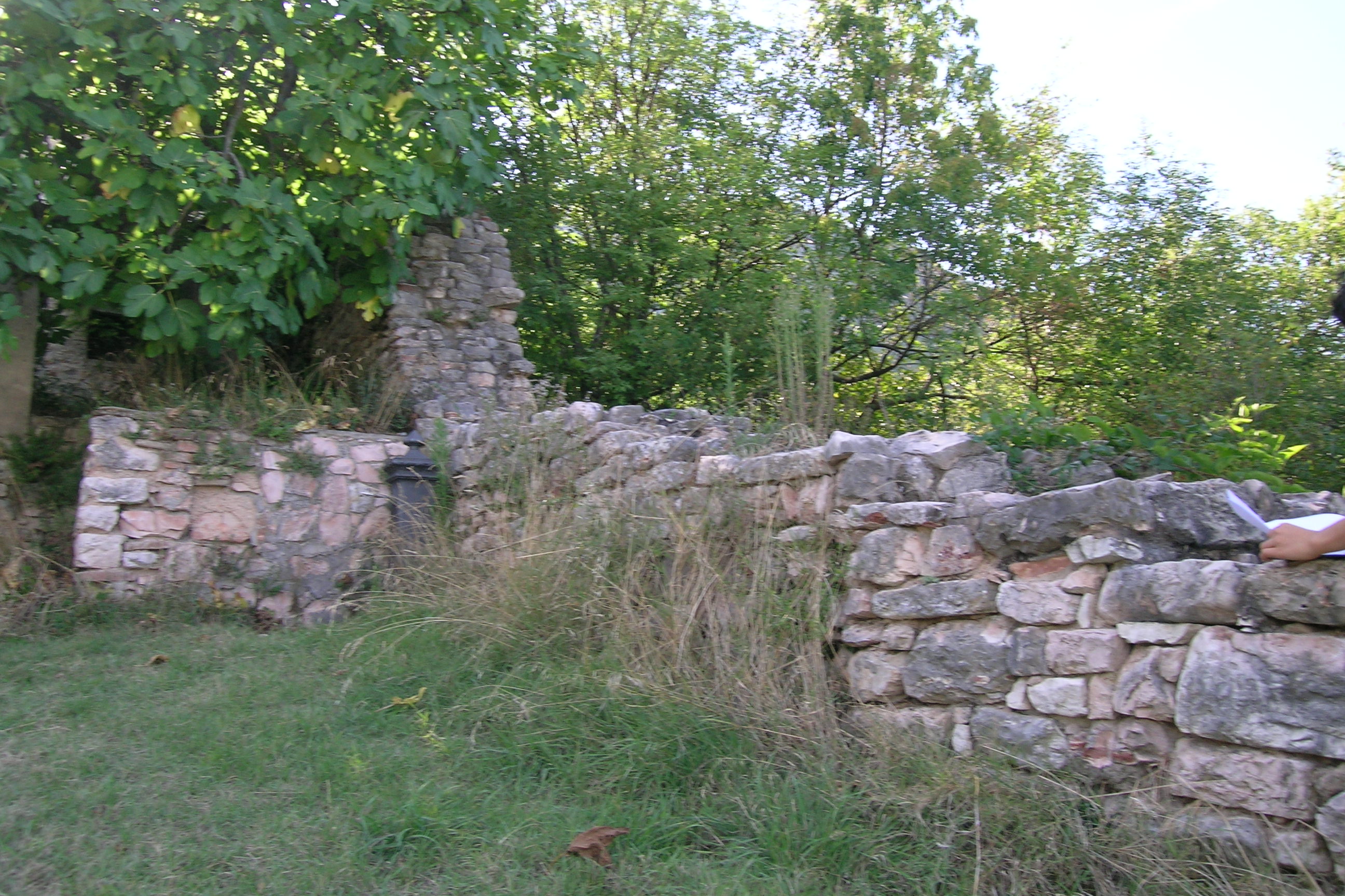 Mura del Castello di Vestignano (mura, castellane) - Caldarola (MC) 