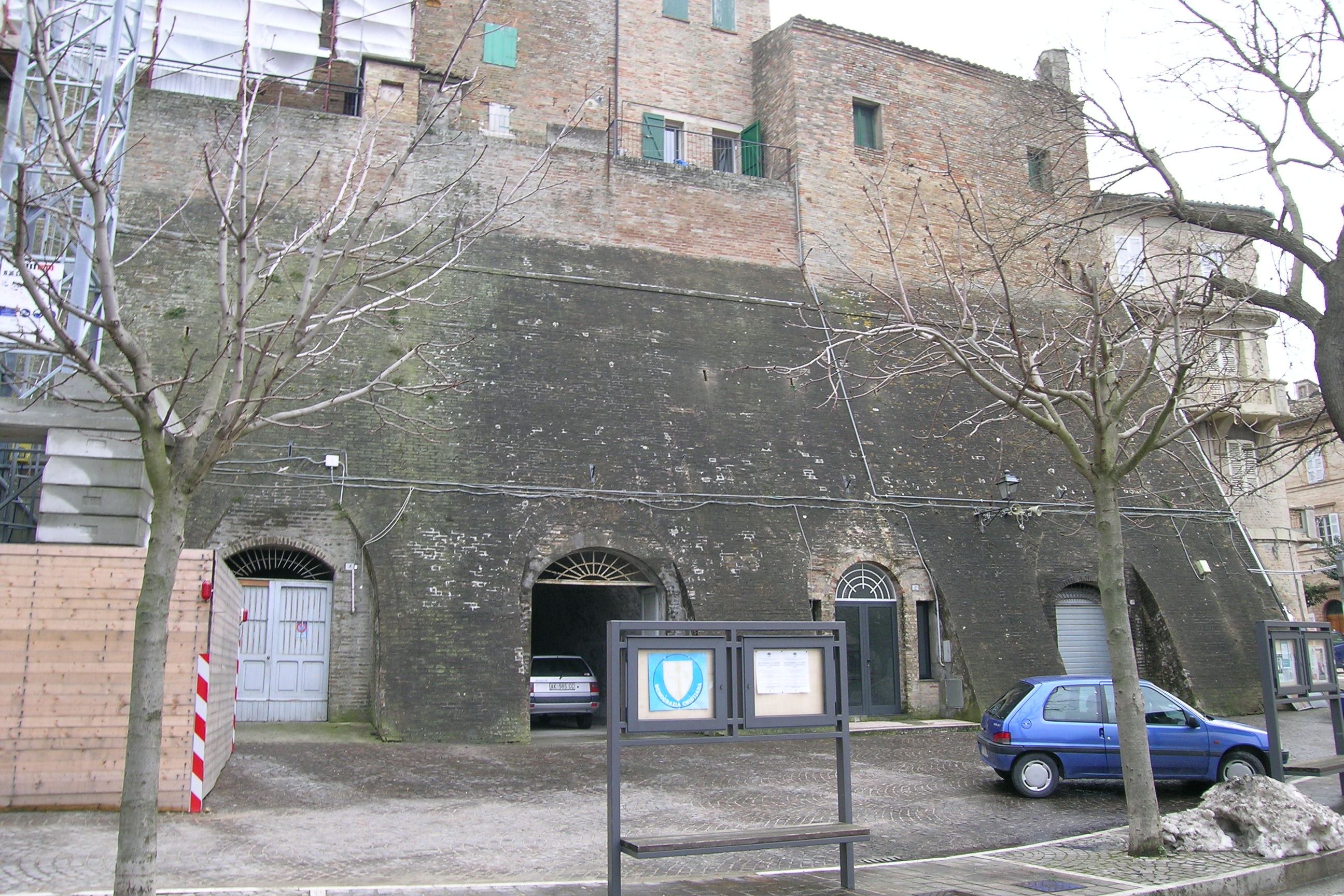 Bastioni delle mura castellane (bastioni) - Grottazzolina (AP) 