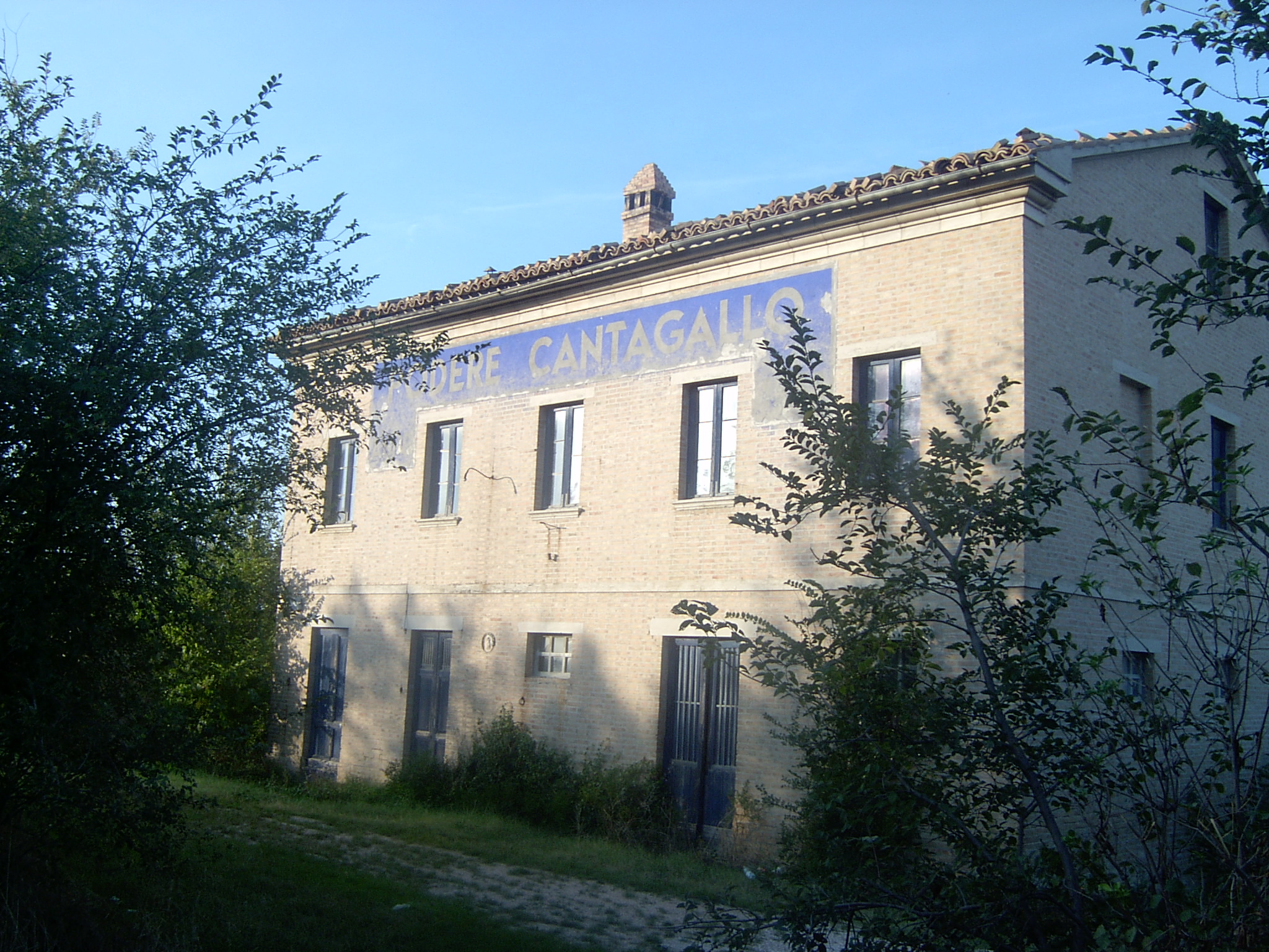 Casa del podere Cantagallo (casa colonica, marchigiana con scala interna) - Pollenza (MC) 