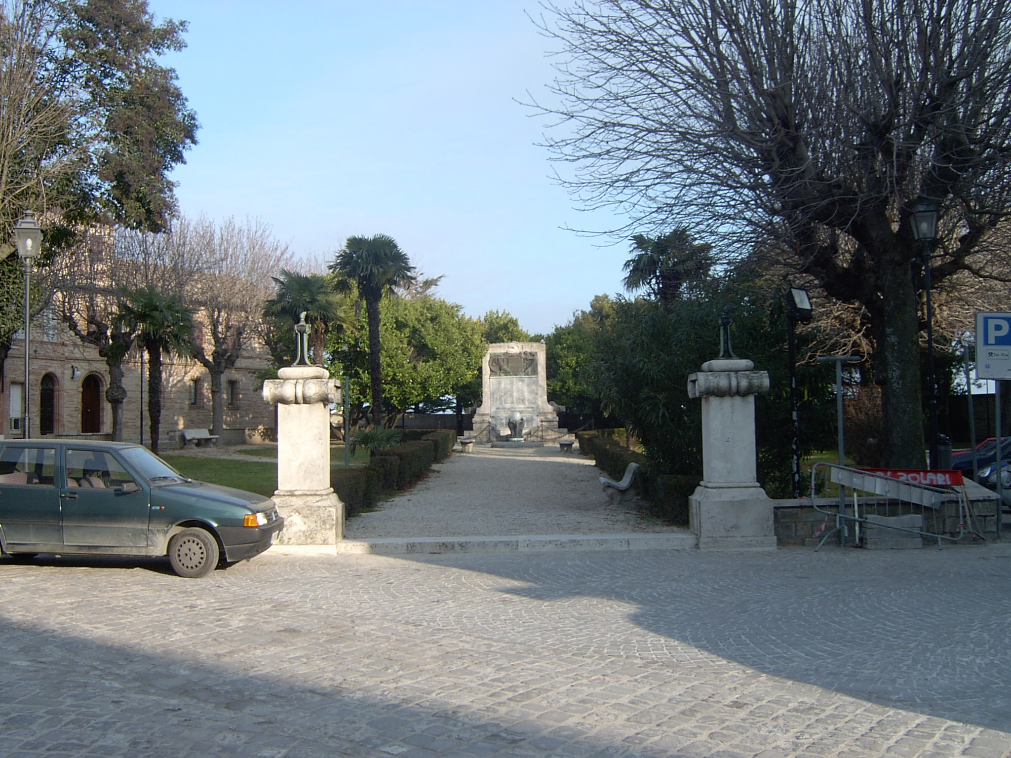 Monumento ai Caduti (monumento ai Caduti) - Montelupone (MC) 
