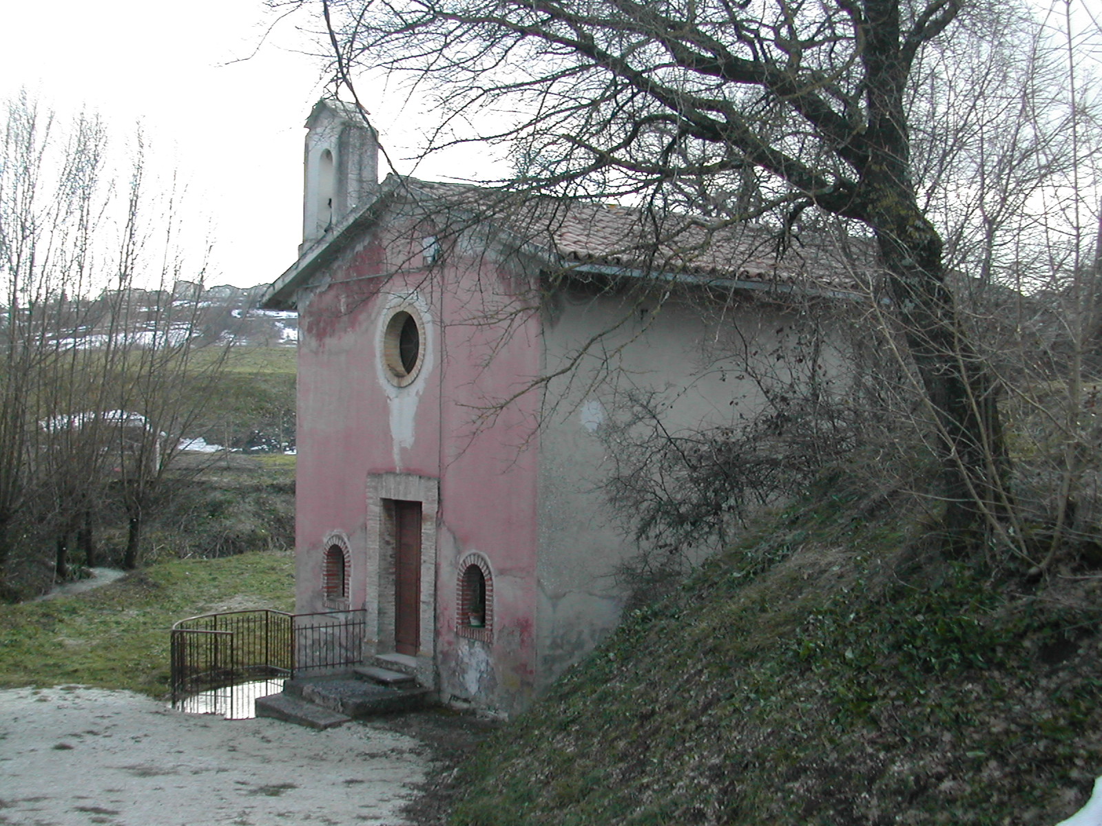 Chiesa di S. Ugo (chiesa) - Sassoferrato (AN) 