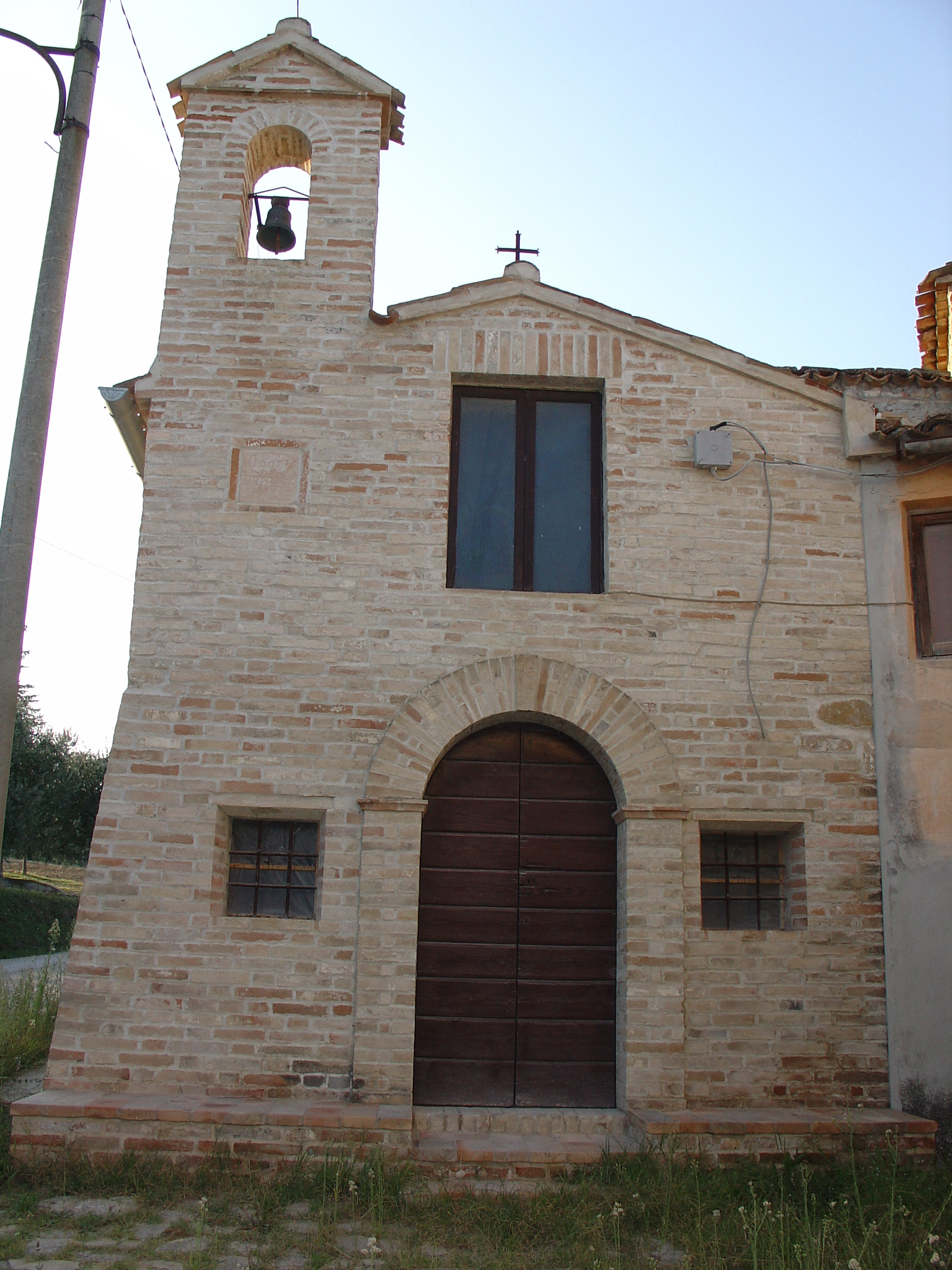 Chiesa della Madonna della Neve (chiesa, rurale) - Monte Rinaldo (AP)  <br>Condizioni d'uso: <a class='link-esterno' href='https://docs.italia.it/italia/icdp/icdp-pnd-circolazione-riuso-docs/it/v1.0-giugno-2022/testo-etichetta-BCS.html' target='_bcs'>Beni Culturali Standard (BCS)</a>