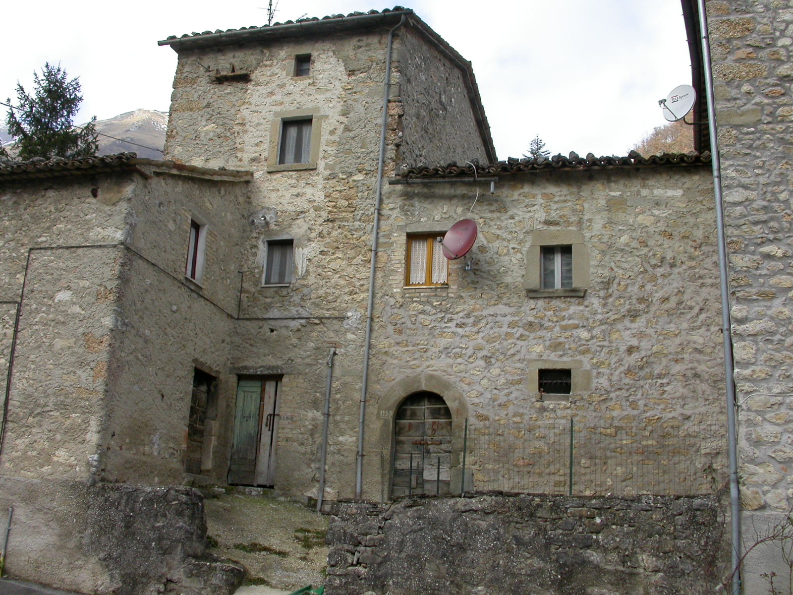 Casa-torre (casa-torre) - Montemonaco (AP) 