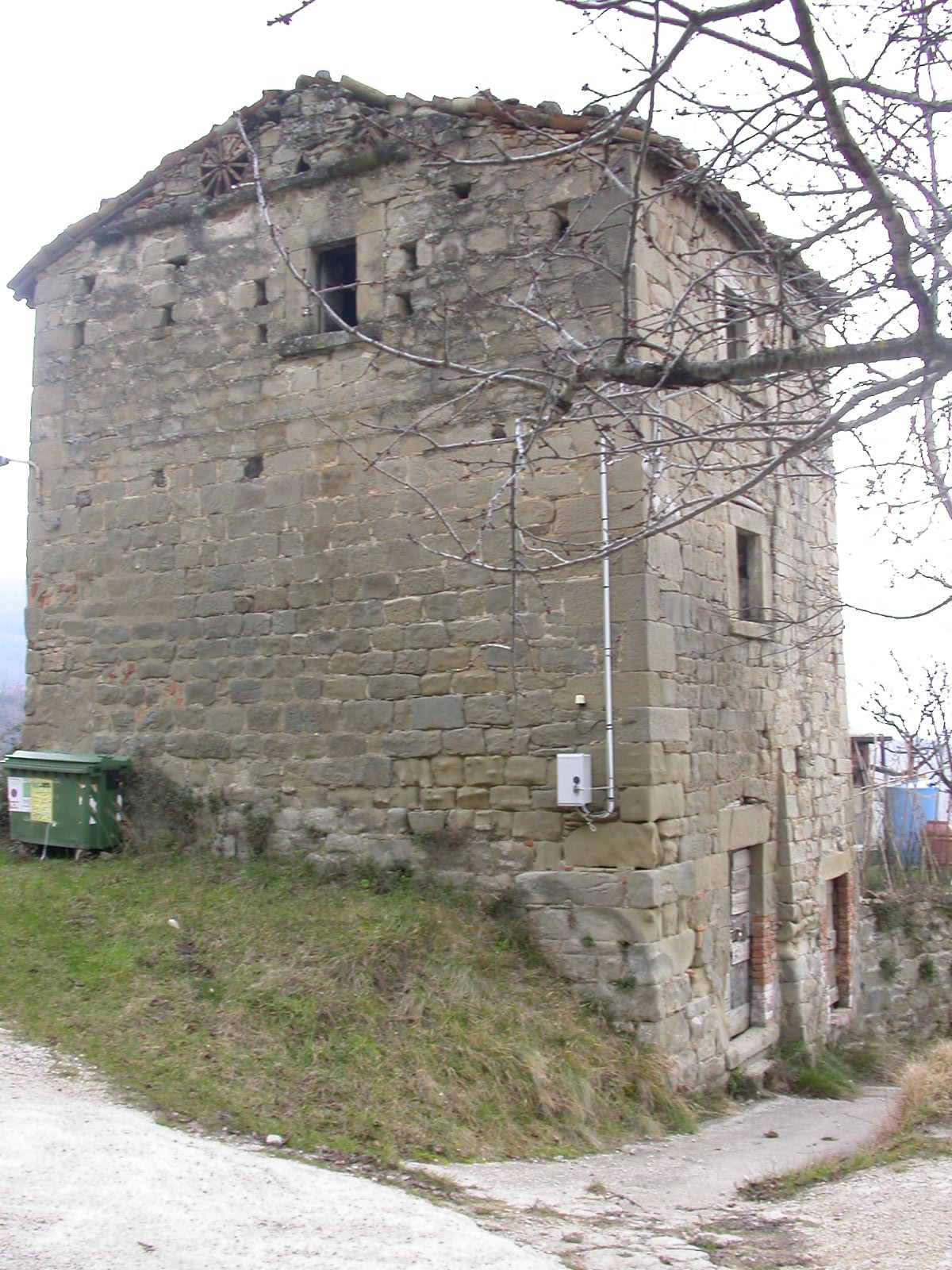 casa-torre (casa-torre) - Roccafluvione (AP) 