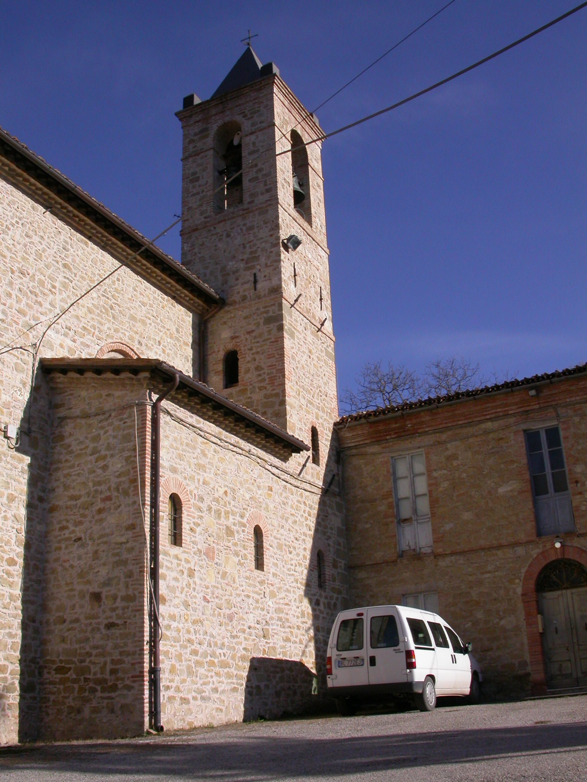 Campanile della Chiesa di S. Maria a Corte (campanile) - Roccafluvione (AP) 