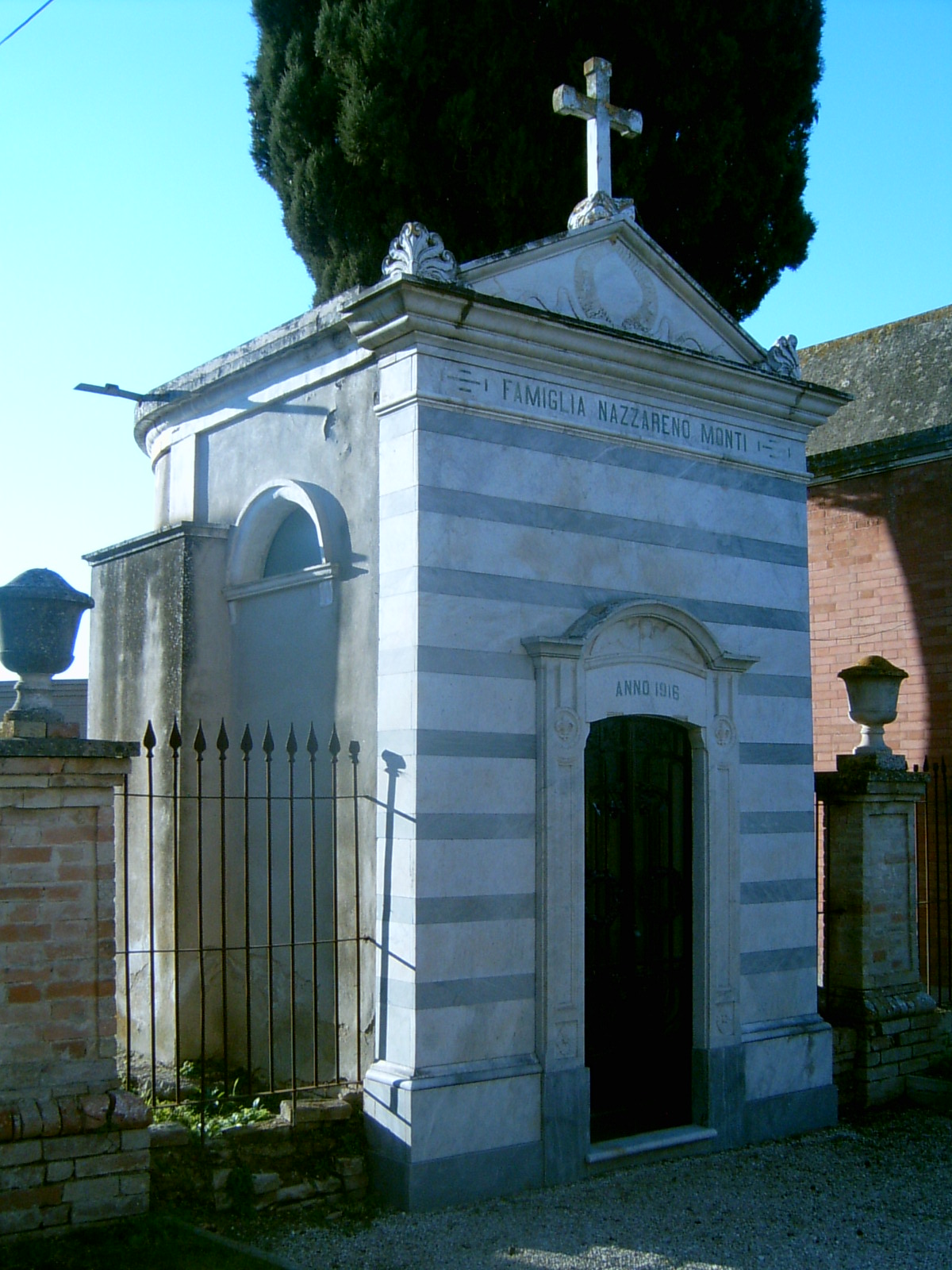 Cappella Monti (cappella, funeraria) - Servigliano (AP) 