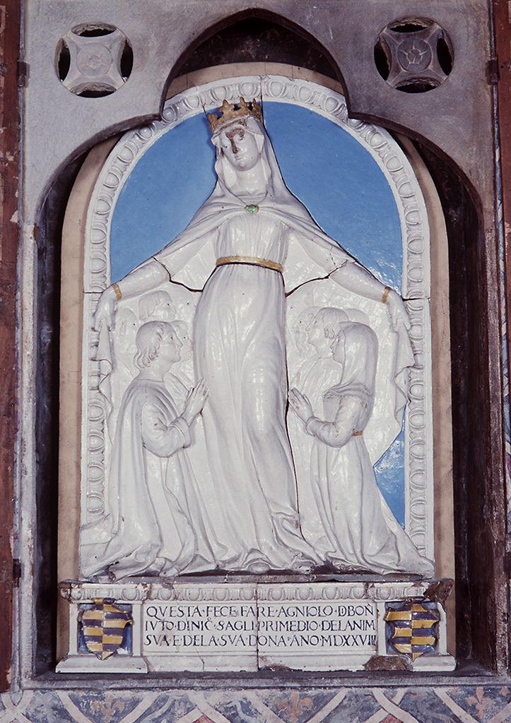 Madonna della Misericordia, stemma gentilizio di Angelo di Bonaiuto di Niccolò Serragli (rilievo) di Della Robbia Andrea (bottega), Della Robbia Marco (sec. XVI)