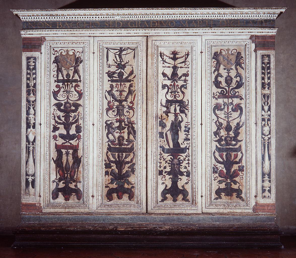 motivo decorativo a grottesche, stemma gentilizio della famiglia Verdelli (armadio da armi) - manifattura senese (sec. XVI)