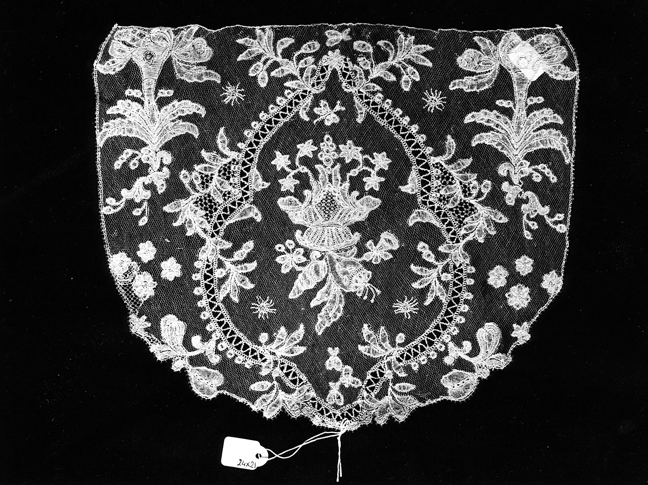 cuffia - manifattura di Bruxelles (sec. XVIII)