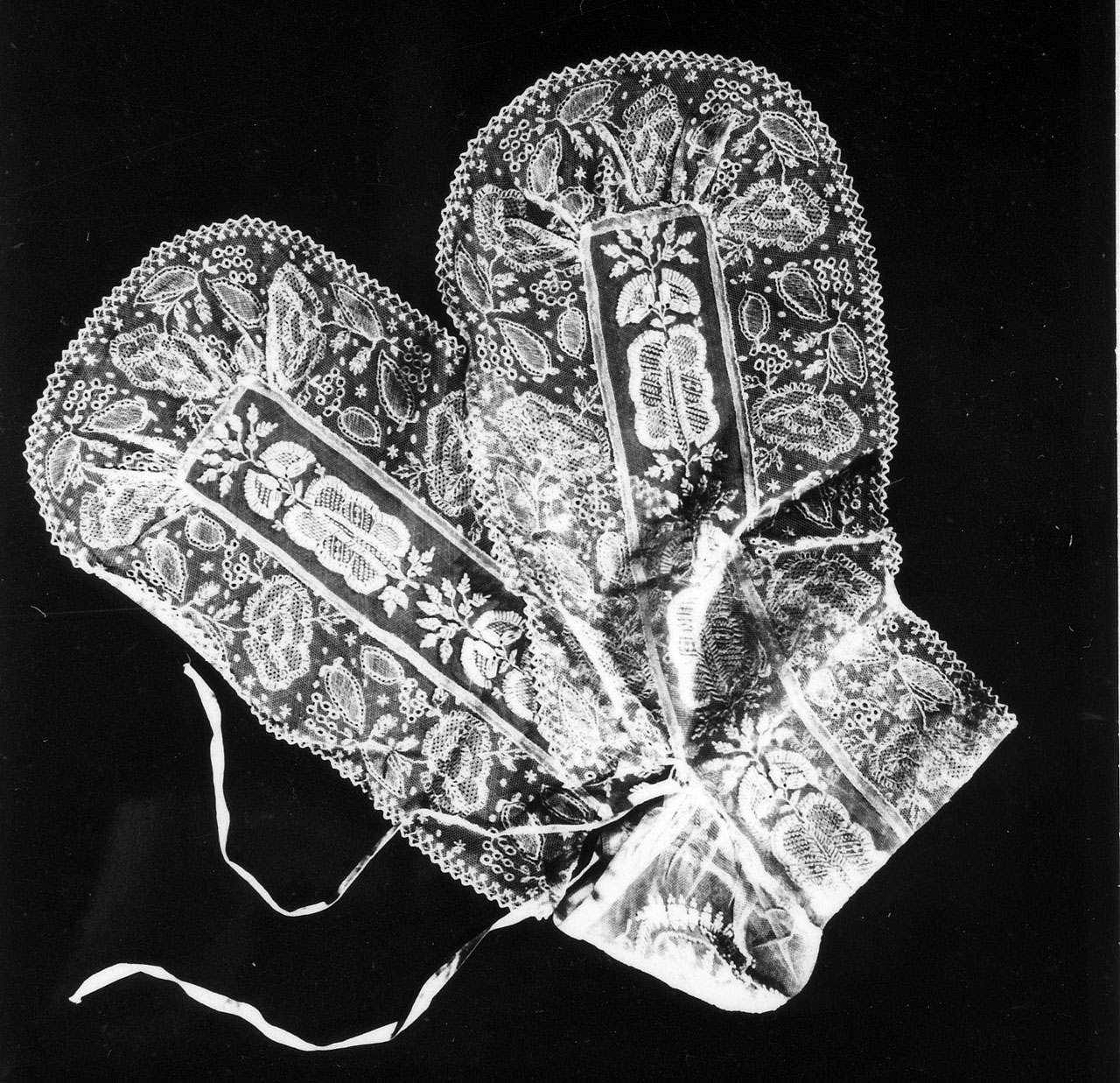 cuffia - manifattura francese (seconda meta' sec. XIX)